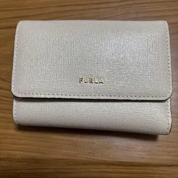 FURLA 베이지 3단 폴더형 지갑