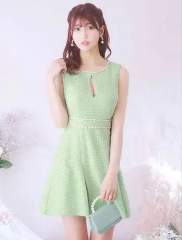 JEWELS 그린 컬러 슬리브리스 드레스