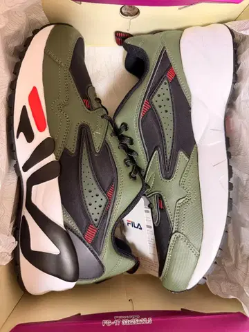 FILA 스니커즈 미사용 새상품 박스 있음