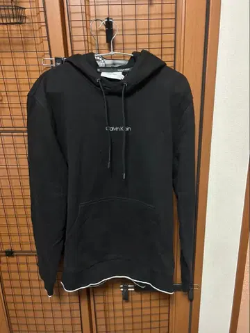 Calvin Klein 센터 로고 후디 M 블랙