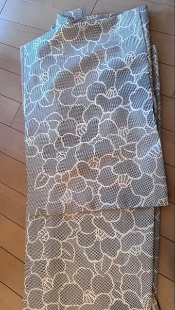 꽃무늬 코몬 기모노 그레이와 화이트 L 사이즈