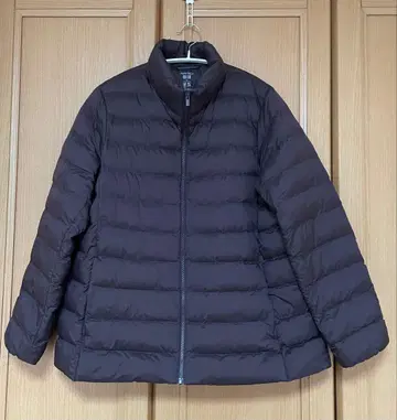 유니클로 PUFFTECH 다운 자켓 XXL 사이즈 다크 브라운