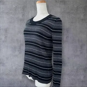 새상품급 이에나 3x3 리브 U넥 풀오버