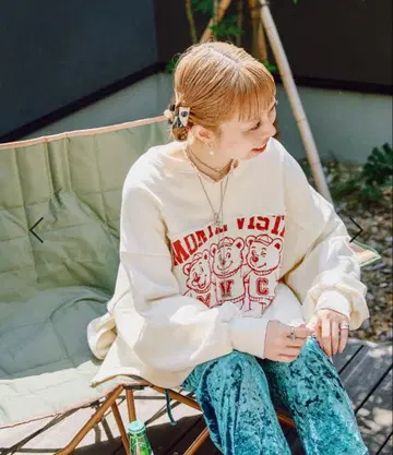 니코앤드 aimi 로고 프린트 맨투맨 아이보리