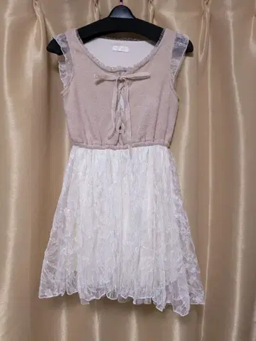 슬리브리스 레이스 드레스 베이지