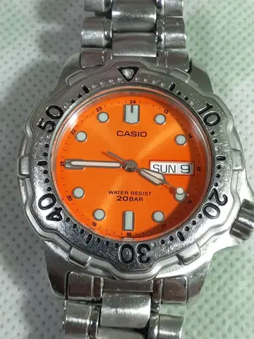 CASIO 손목시계 오렌지 20BAR