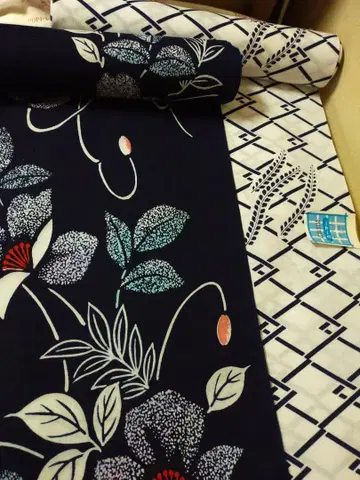 유카타 옷감 화이트 베이스 유카타 네이비 베이스 유카타