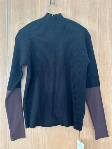 CLOCHE 배색 니트