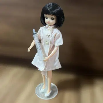 리카짱 인형 간호사 주사기 포함
