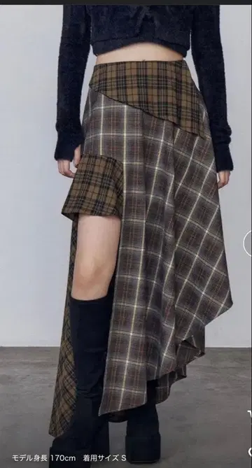EMODA 비대칭 체크 무늬 롱 스커트 S
