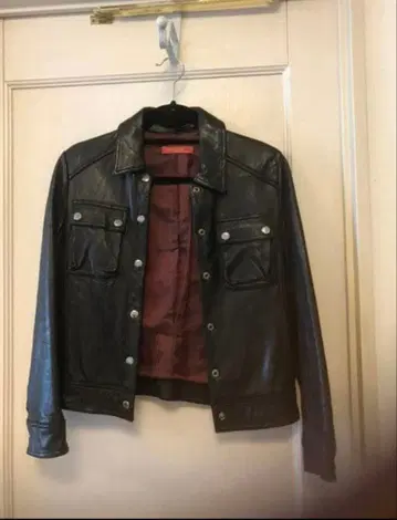 Ncoco scelto 블랙 가죽 자켓 M 사이즈