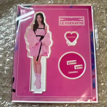 르세라핌 카즈하 아크릴 스탠드