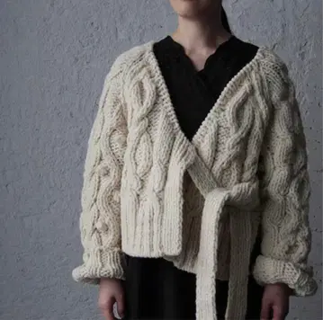 TOWAVASE 케이블 짜임 가디건 니트 토와바즈 아이보리