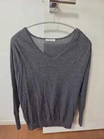 니트 울 V넥 플라주