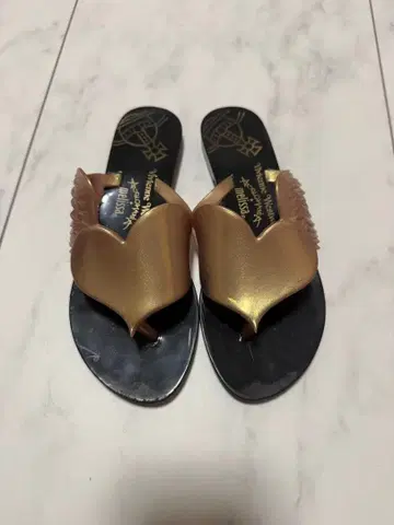 Melissa 골드 하트형 샌들