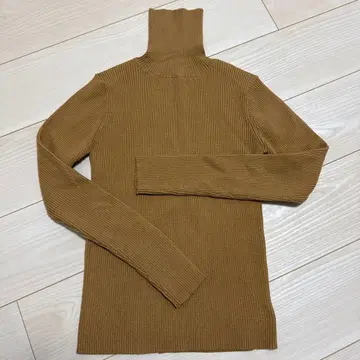 새상품 베이크루즈/리브 브라운 터틀넥 스웨터