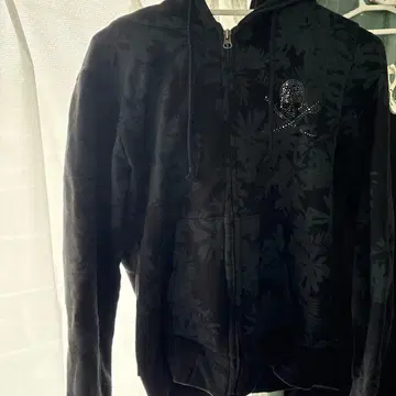 스컬 자수 블랙 후드티