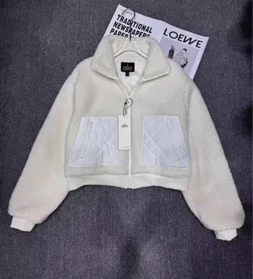 ALO YOGA 신상 화이트 아우터 자켓 S