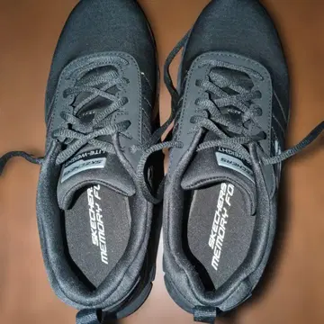 SKECHERS Memory Foam 스니커즈 블랙 새상품입니다