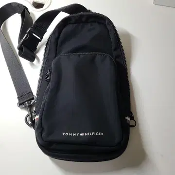 TOMMY HILFIGER 블랙 숄더백