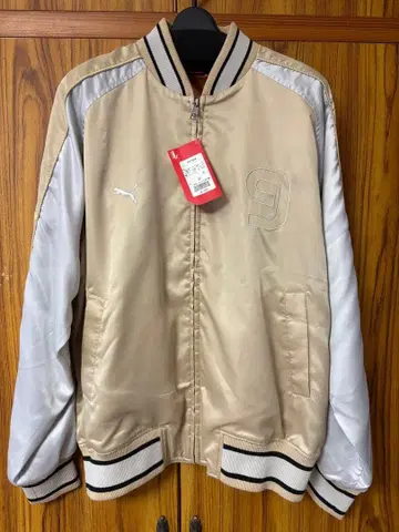 Puma 베이지 새틴 자켓