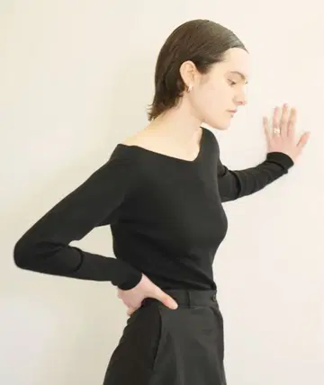 클라네 CLANE 2way Vneck 니트 탑