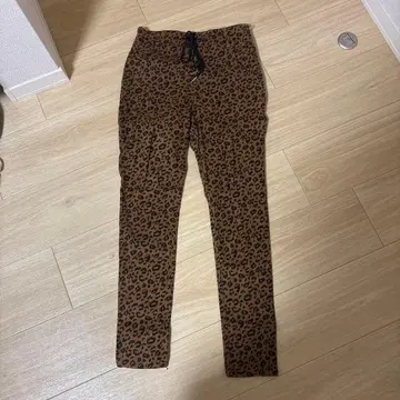 새상품급 EGOIST 레오파드 무늬 하이웨스트 데님 스키니