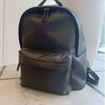 지나시스 가죽 백팩 블랙