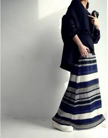 antiqua 안티카 배색 보더 니트 롱 스커트 현행 인기 상품