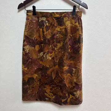 PINORE 추상화적인 스커트