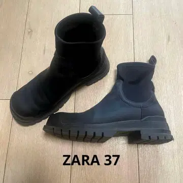 ZARA 37 블랙 사이드 고어 부츠 레인부츠