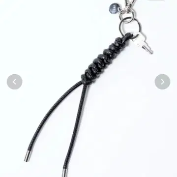 ITTI/이치/CRISTY SNAKE KNOT CHARM