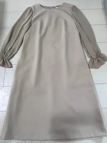 UNIVERVALMUSE 원피스