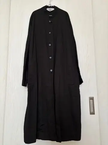 베리떼꾸르 애로우 코트 블랙 2