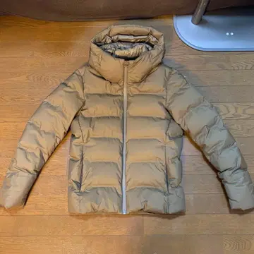 미 베이지 후드 부착 다운 자켓