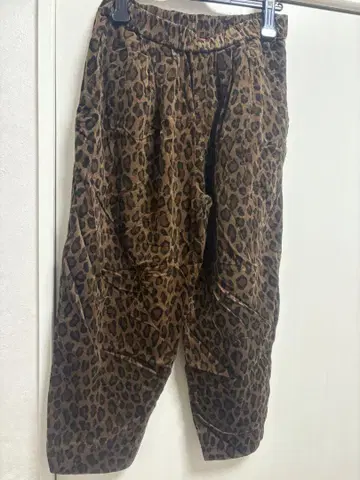 아데우 살로 레오파드 무늬 캐주얼 팬츠