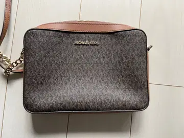 MICHAEL KORS 숄더백 브라운