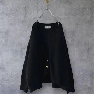 새상품급 오드리 앤 존 와드 부클 니트 메탈 버튼 가디건