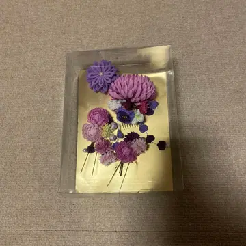 Charmant 보라색 계열 꽃 모티브 머리 장식