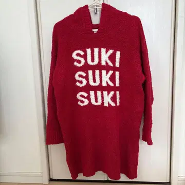 젤라피케 후드 부착 빨간색 룸웨어 양말 세트