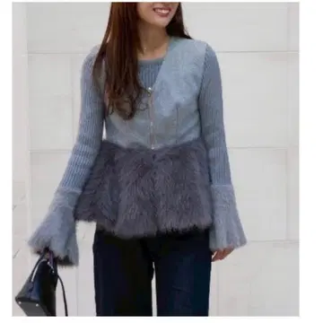 페더 절개 슬리브 플레어 니트 그레이 frene 플라네 베베드