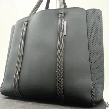 STATE OF ESCAPE x RHC 새틀라이트 시티 토트백 블랙