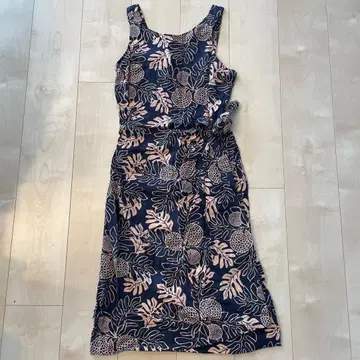 [ patagonia ] 네이비와 핑크의 꽃무늬 파타로하