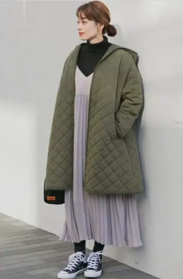 어반 리서치 써니 라벨 퀼팅 텐트 후드 코트 카키