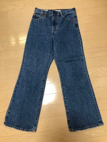 LEVI'S PREMIUM MATH CLUB FLARE 25