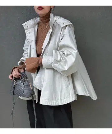 엠마 테일러 3WAY 플레어 마운틴 후드티 (보아 없음)