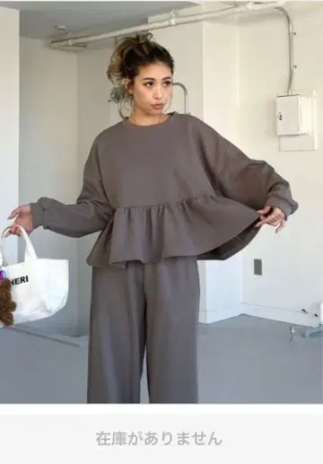 cheri 완판템 프릴 맨투맨 셋업