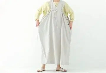 nui mond / cross 원피스 sage 색상