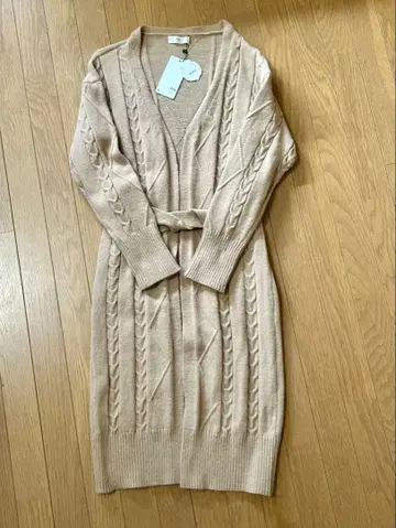 미사용 새상품 베이지 케이블 니트 니트 롱 가디건