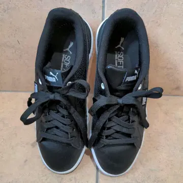 PUMA 블랙 스니커즈